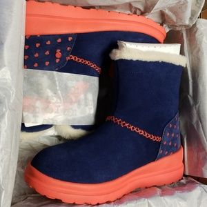 Ladies I Heart Ugg Size 5